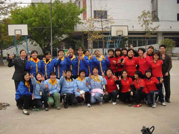 在“二OO六大沥镇效劳处妇女运动会”我厂取得喜人效果